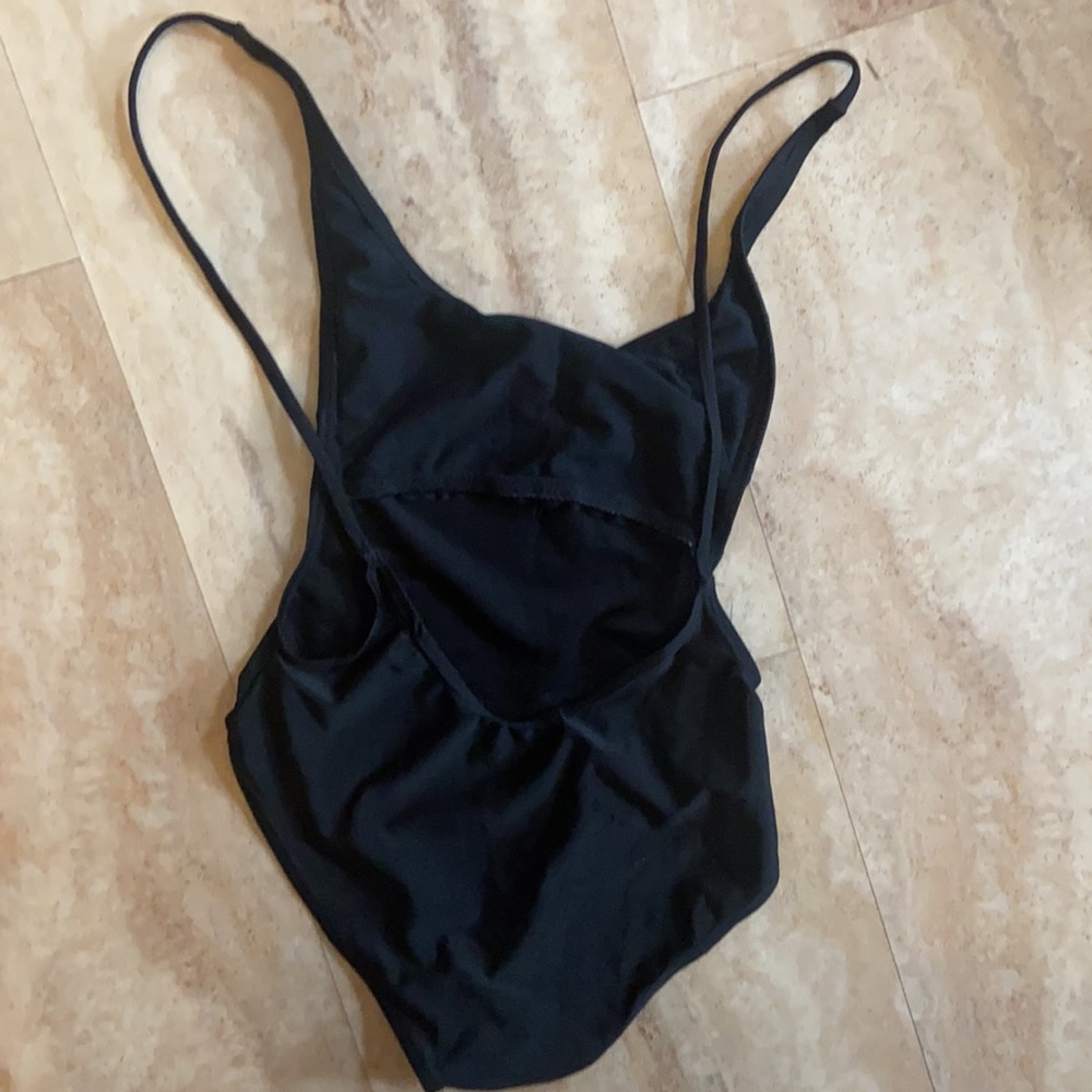 One piece - Picture 5 of 5